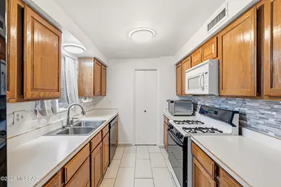 4822 N Camino De La Codorniz, Tucson, AZ 85745 - Photo 10