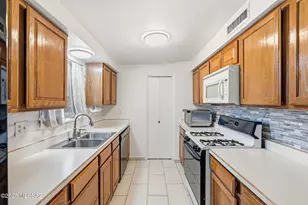 4822 N Camino De La Codorniz, Tucson, AZ 85745 - Photo 10