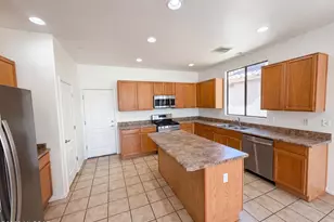 7143 S Valley Stream Dr, Tucson, AZ 85757 - Photo 2