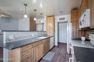 736 S Desert Steppes Dr, Tucson, AZ 85710 - Photo 8