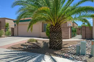 2025 W Amblemorn Dr, Green Valley, AZ 85622 - Photo 2