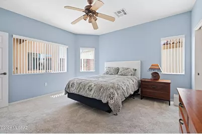 2025 W Amblemorn Drive, Green Valley, AZ 85622 - Photo 10