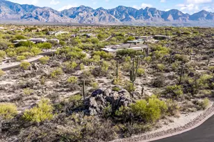 530 E Thunderstorm Pl, Oro Valley, AZ 85755 - Photo 1