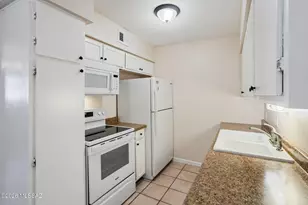 441 W Yucca Ct, Tucson, AZ 85704 - Photo 8