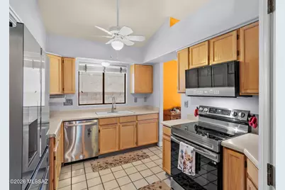 8185 E Mesquite Ridge Circle, Tucson, AZ 85710 - Photo 12