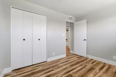 7957 E 19th Place, Tucson, AZ 85710 - Photo 12