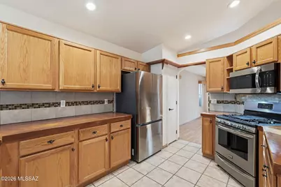 9161 N Clover Way, Tucson, AZ 85743 - Photo 8