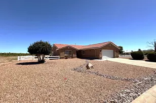 927 E Christmas Tree Ln, Pearce, AZ 85625 - Photo 2
