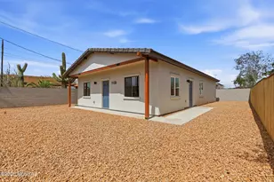 1138 N 13th Ave, Tucson, AZ 85705 - Photo 2