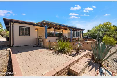 112 E La Grosella, Green Valley, AZ 85614 - Photo 2