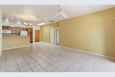 996 W VÃ­a De La Fonda, Green Valley, AZ 85614 - Photo 6