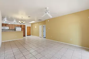 996 W VÃ­a De La Fonda, Green Valley, AZ 85614 - Photo 6