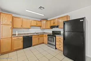 1037 E 30th St, Tucson, AZ 85713 - Photo 2