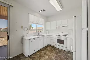 8040 W Morning Light Way, Tucson, AZ 85743 - Photo 10