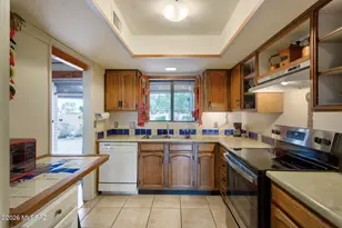 645 S Los Rubies Cir, Green Valley, AZ 85614 - Photo 10
