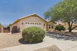 9557 E Blue Ridge Mountain St, Tucson, AZ 85748 - Photo 2