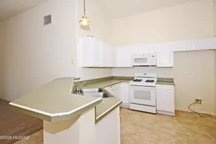 9503 N Winter Wren Ave, Tucson, AZ 85742 - Photo 12