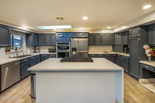 7049 N Magic Ln, Tucson, AZ 85704 - Photo 8