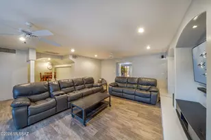 7049 N Magic Ln, Tucson, AZ 85704 - Photo 6