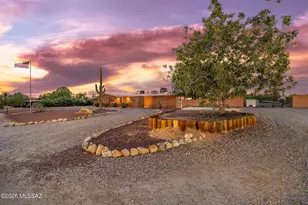 7049 N Magic Ln, Tucson, AZ 85704 - Photo 4