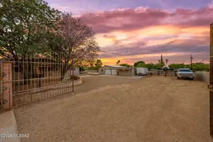 7049 N Magic Ln, Tucson, AZ 85704 - Photo 34