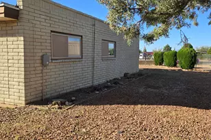 1202 Klassen Ct, Sunsites, AZ 85625 - Photo 12
