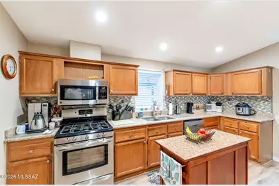11151 W Panther Peak Drive, Tucson, AZ 85743 - Photo 10