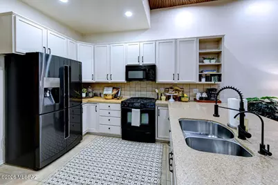 760 S Placita Amena, Green Valley, AZ 85614 - Photo 8