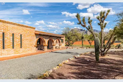 1460 W Sage Street, Tucson, AZ 85704 - Photo 2