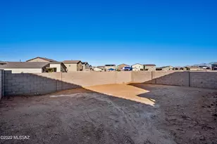 6330 S Crescent Peak Dr, Tucson, AZ 85706 - Photo 4