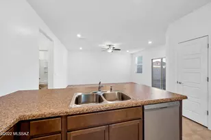 6330 S Crescent Peak Dr, Tucson, AZ 85706 - Photo 16