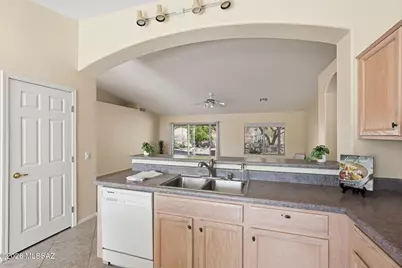 38140 S Granite Crest Drive, Saddlebrooke, AZ 85739 - Photo 12
