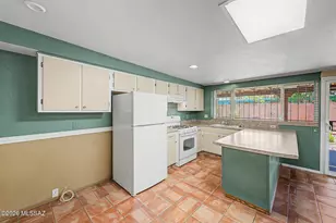 602 N Camino Seco, Tucson, AZ 85710 - Photo 16