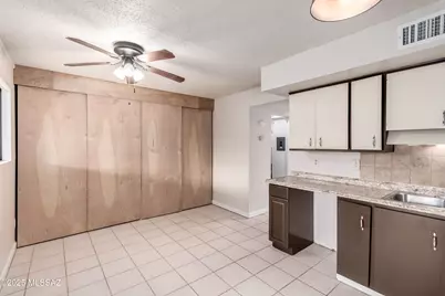 1330 S Avenida Polar #E-9, Tucson, AZ 85710 - Photo 12