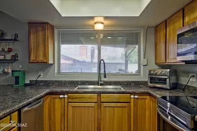 9341 E 5th Street, Tucson, AZ 85710 - Photo 18