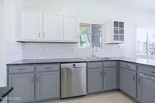 5564 W Painted Cliff Dr, Marana, AZ 85658 - Photo 18
