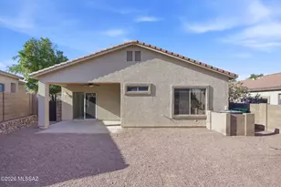 5564 W Painted Cliff Dr, Marana, AZ 85658 - Photo 4