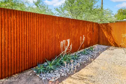 4038 E 17th Street, Tucson, AZ 85711 - Photo 28