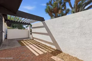 7725 E Manor Pl, Tucson, AZ 85750 - Photo 12
