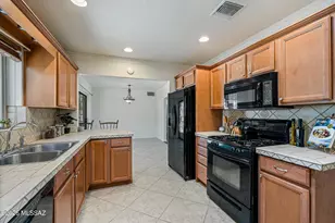 6341 E Scarlett St, Tucson, AZ 85710 - Photo 16