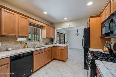 6341 E Scarlett Street, Tucson, AZ 85710 - Photo 14