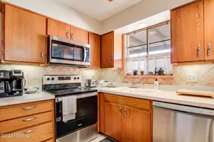 321 S Abrego Dr, Green Valley, AZ 85614 - Photo 24