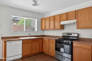 4216 E Babbling Brook Dr, Tucson, AZ 85712 - Photo 16