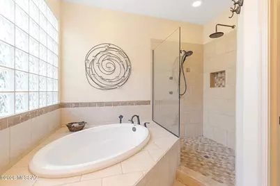 11556 N Via De La Verbenita, Oro Valley, AZ 85737 - Photo 16