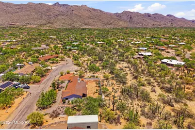 4690 N Shinumo Drive, Tucson, AZ 85749 - Photo 1