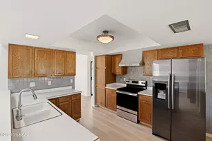 4690 N Shinumo Dr, Tucson, AZ 85749 - Photo 10