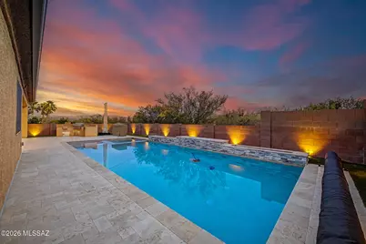 887 W Calle Artistica, Green Valley, AZ 85614 - Photo 4