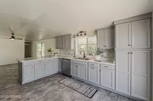 5441 N Royal Palm Dr, Tucson, AZ 85705 - Photo 6