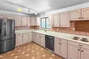 355 Hartford Rd, Kearny, AZ 85137 - Photo 2