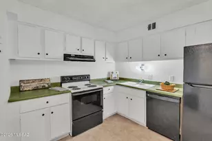6352 N Barcelona Ln, Tucson, AZ 85704 - Photo 10
